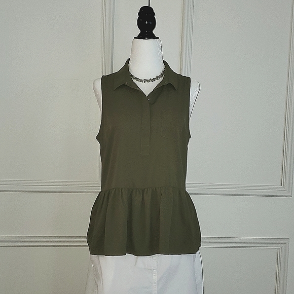 American Eagle Outfitters V neck top Size S - Picture 1 of 4